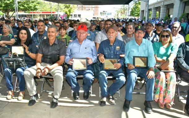 Reconoce Ayuntamiento de Hermosillo a servidoras y servidores públicos