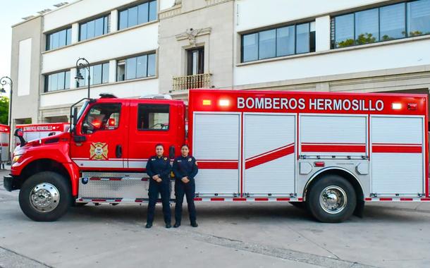 Refuerza Toño Astiazarán equipamiento de bomberos con cuatro unidades nuevas