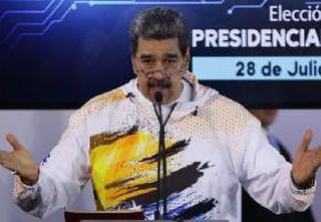 Maduro oficializa su aspiración a un tercer mandato presidencial ante las autoridades electorales
