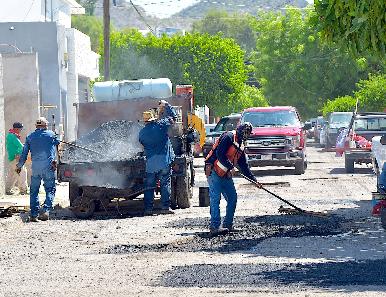 Realiza Ayuntamiento de Hermosillo jornada intensa de bacheo en 19 colonias