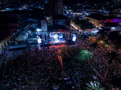 Bacilos enciende el ambiente Fiestas del Pitic 2025