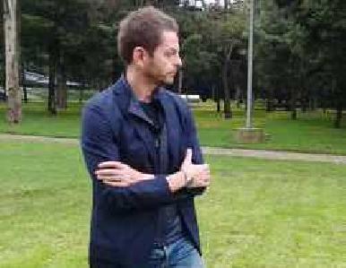 Artista albanés expande sus antihimnos en el museo Tamayo