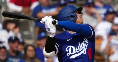 Shohei Ohtani conecta home run en su primer juego con los Dodgers