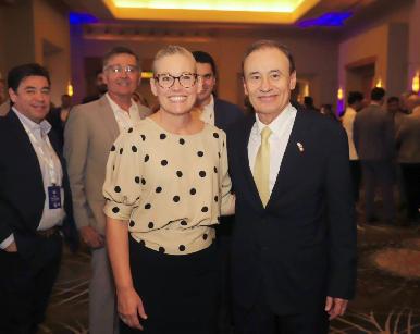 Inauguran Gobernador Durazo y Gobernadora Hobbs cumbre Sonora-Estados Unidos, Arizona-México en Phoenix