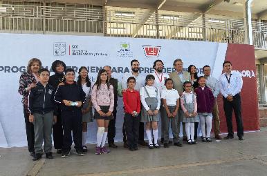 Entregan Gobierno de Sonora y Casa Ley 4 mil lentes a estudiantes