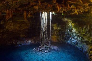 Hallan en Yucatán sitio ceremonial con tres edificios intactos
