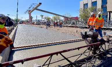 Avanza pavimentación de concreto en bulevar Colosio, como parte de la obra paso a desnivel