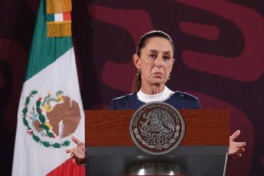 Sheinbaum anuncia aumento salarial a maestros; 9 % retroactivo a enero y 1 % a partir de septiembre