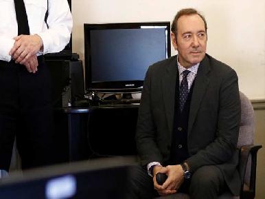 Spacey en libertad bajo fianza tras su acusación de abuso sexual