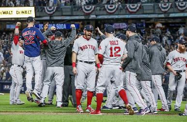 Boston supera a Yankees y avanza a la serie de campeonato