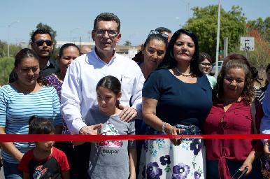 Entrega Gobierno del Estado obras de pavimentaci贸n en el sur
