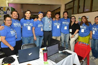 Integra Toño Astiazarán a jóvenes en Hackathon 2025 para modernizar Hermosillo con innovación