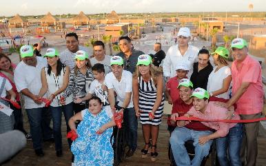 Inauguran Gobernadora Pavlovich y Maloro Acosta Kino Mágico