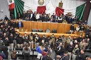 Irrumpen en sesión del Congreso de Nuevo León mientras se designaba gobernador interino