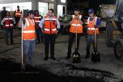 Supervisa Toño Astiazarán trabajos de bacheo nocturno en bulevar Quiroga