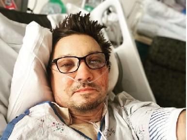 Jeremy Renner sale del hospital luego del accidente que sufrió al quitar nieve