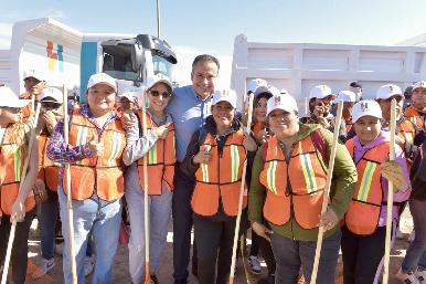 Brinda Toño Astiazarán empleo temporal a 100 hermosillenses para operativos de limpieza en la ciudad