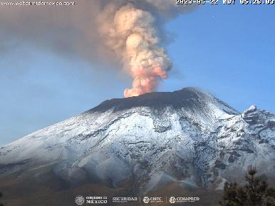 Suspenden actividades en aeropuerto de Puebla por caída de ceniza del Popocatépetl