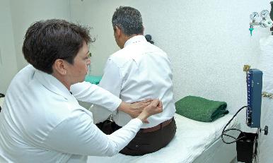 Para tratar los cálculos renales, Seguro Social ofrece a derechohabientes vigilancia médica y cirugía endourológica