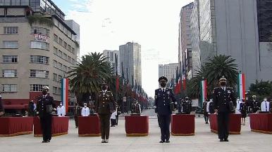 Secretario de la Defensa resalta rectitud de militares en aniversario de la Revoluci贸n