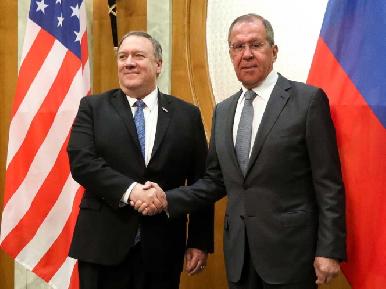 En Rusia, Pompeo exige la salida de Nicol谩s Maduro