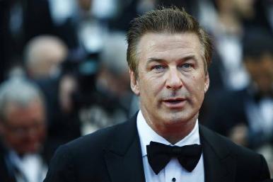 Alec Baldwin enfrentará cargos de homicidio involuntario por la muerte de la directora de fotografía de “Rust”