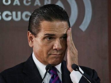 Juez frena orden de aprehensión contra Silvano Aureoles de manera provisional