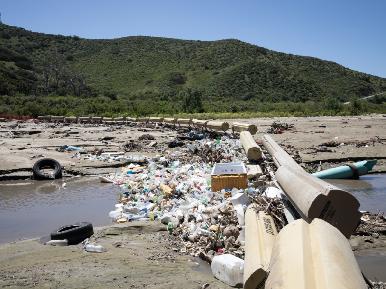 EE.UU. exige frenar el flujo de aguas residuales de Tijuana a California