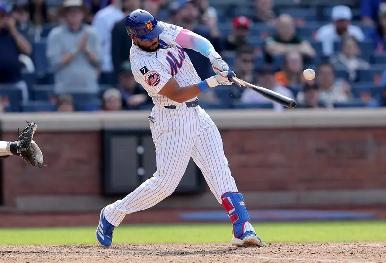 Mets vencen a Filis con batazo de Starling Marte