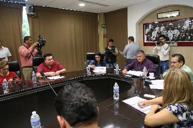 Recibe Comisi贸n informe sobre los trabajos de armonizaci贸n de la Ley General de Archivos