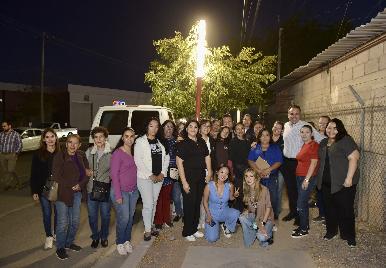 Ilumina Toño Astiazarán colonia Casa Bonita con programa Camina Segura