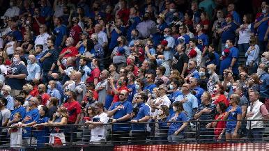 Rangers tienen casa llena en primer juego de la temporada pese a pandemia