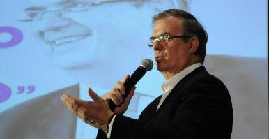 Ebrard se reúne con legisladores y simpatizantes para formar una asociación civil y definir su futuro político