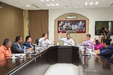 Aprueban renuncia de Regidor y turnan iniciativas a comisiones
