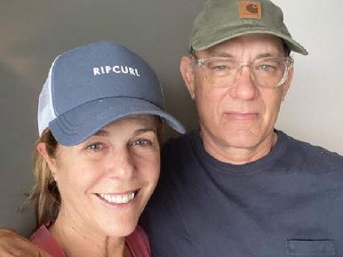 Tom Hanks y Rita Wilson reciben la ciudadan铆a griega