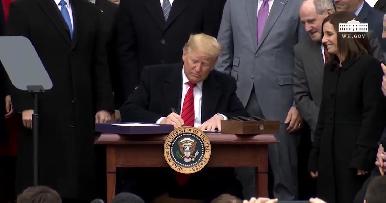 Trump firma la versi贸n final del T-MEC