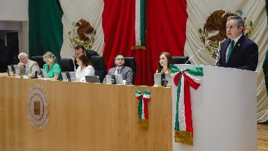 Rinden protesta personas juzgadoras ante el Congreso de Sonora