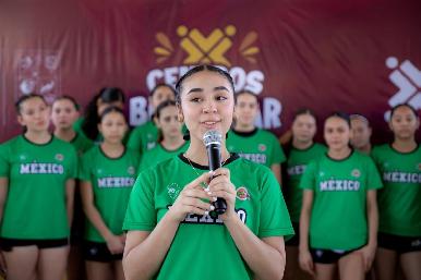 Selección Mexicana Femenil de Basquetbol U17 visita sede de los Centros de Bienestar Juvenil