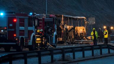 Mueren calcinados 12 niños y 34 adultos al incendiarse un autobús en Bulgaria