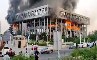 Israel bombardea sede de la televisión pública iraní 