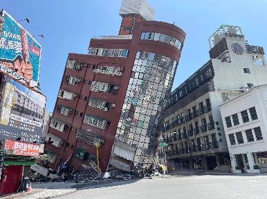 Al menos nueve muertos y más de 900 heridos en Taiwán tras el terremoto más poderoso que afectó la isla en 25 años