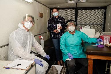 Supervisa Celida López aplicación de pruebas rápidas de Covid 19 en Hermosillo