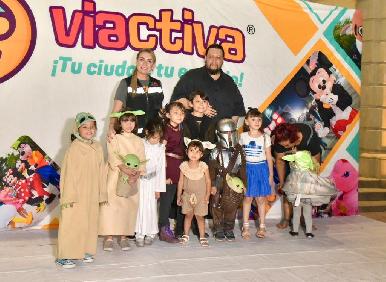 Familias celebran Víactiva al estilo Star Wars