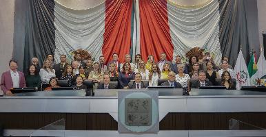 Rinden protesta nuevos funcionarios del Poder Legislativo