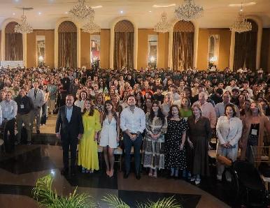 Con lleno total en asistencia, Toño Astiazarán y Patricia Ruibal inauguran el Tercer Congreso de la Familia