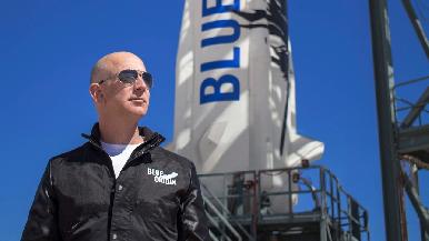 Jeff Bezos realizará primer viaje turístico al espacio de su compañía Blue Origin el 20 de julio