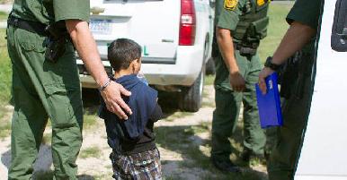 Fiscales de EU salen en defensa de derechos de niños migrantes retenidos