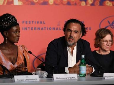 Cada tuit es un ladrillo de aislamiento: González Iñárritu