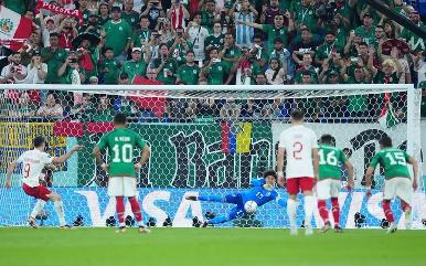 Se viste Guillermo Ochoa de héroe en Doha