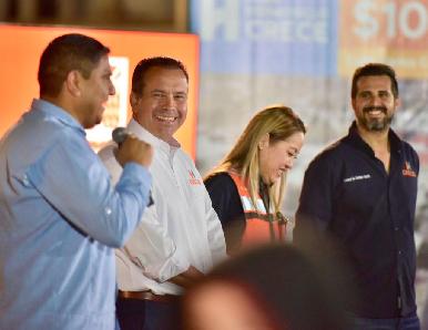 Entrega Toño Astiazarán 45 cuadras rehabilitadas de la calle Carlos Caturegli